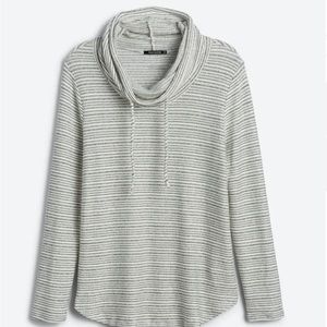 Long sleeved knit top